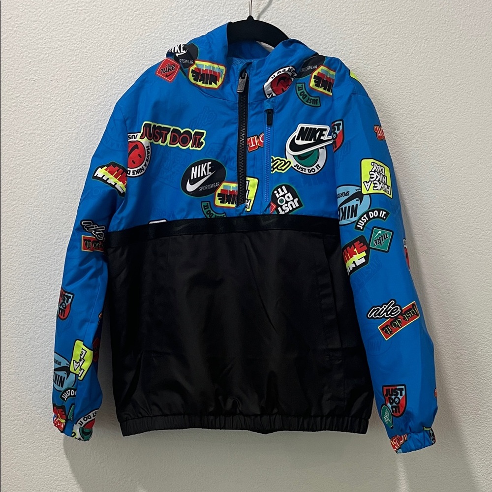 Nike Boys Half Zip Anorak Jacket with Hood
Sz 6/7